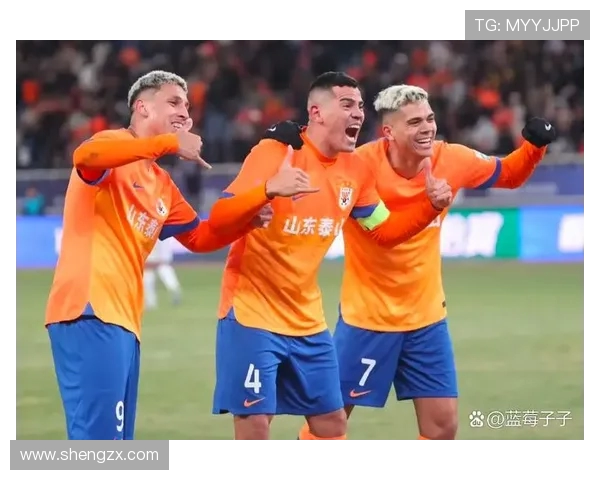 克雷桑已归队参与合练 或将亮相齐鲁德比助泰山队迎战 克雷桑已归队参与合练 或将亮相齐鲁德比助泰山队迎战