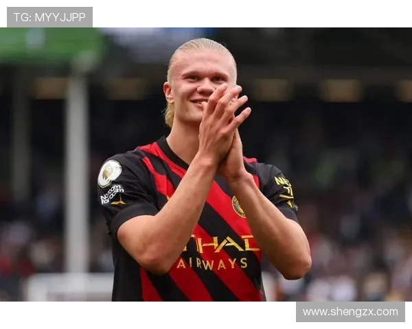 哈兰德高举英超九月最佳奖杯自信微笑闪耀全场聚焦荣耀时刻 哈兰德高举英超九月最佳奖杯自信微笑闪耀全场聚焦荣耀时刻